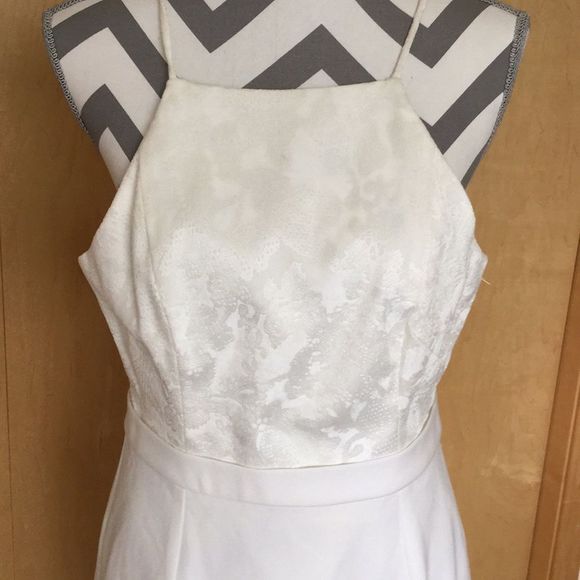 Black Halo Aubrey Embroidered Sheath Dress - Picture 5 of 7